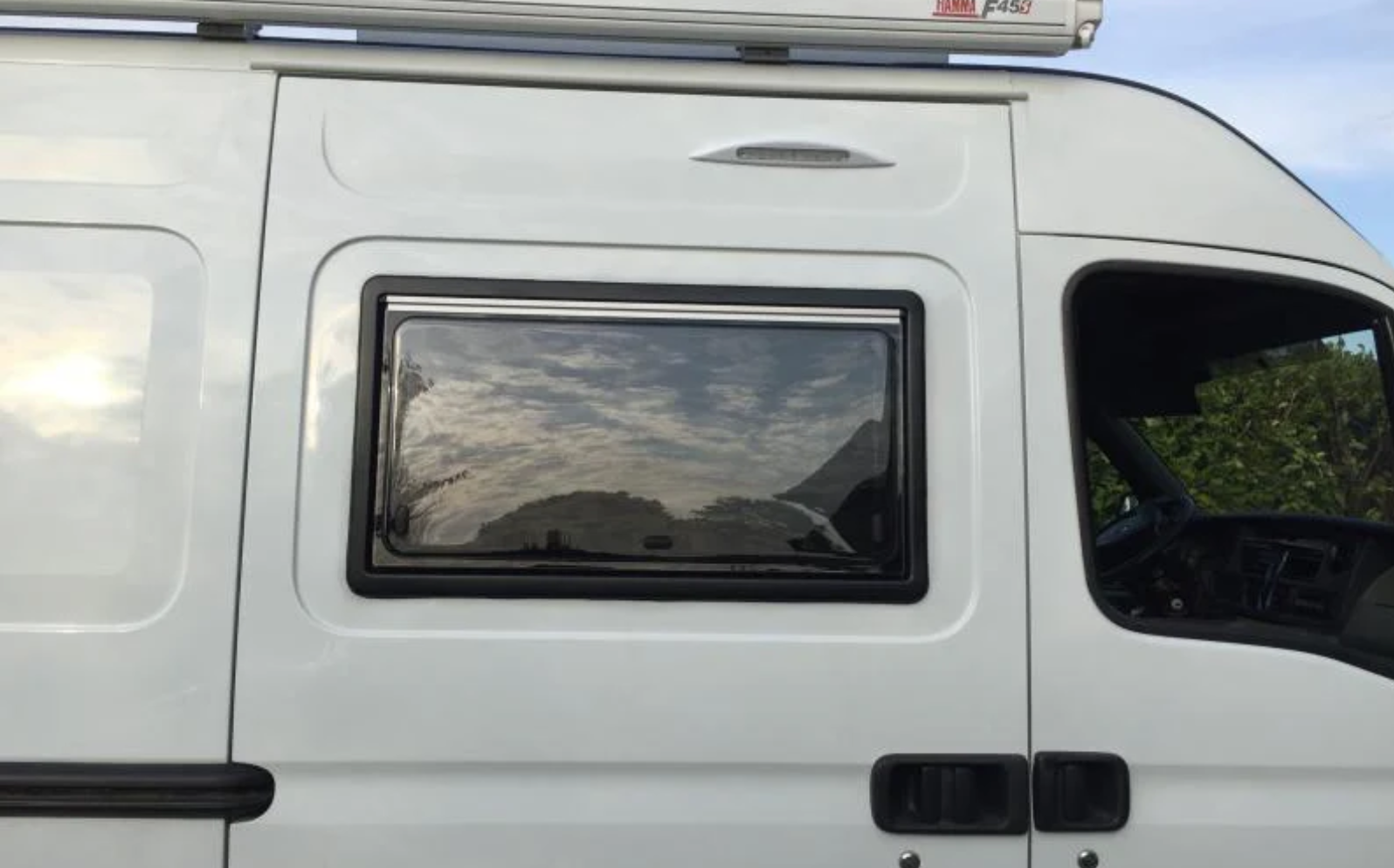 Le Guide Ultime des Baies et Fenêtres pour Camping-car et Van Aménagé