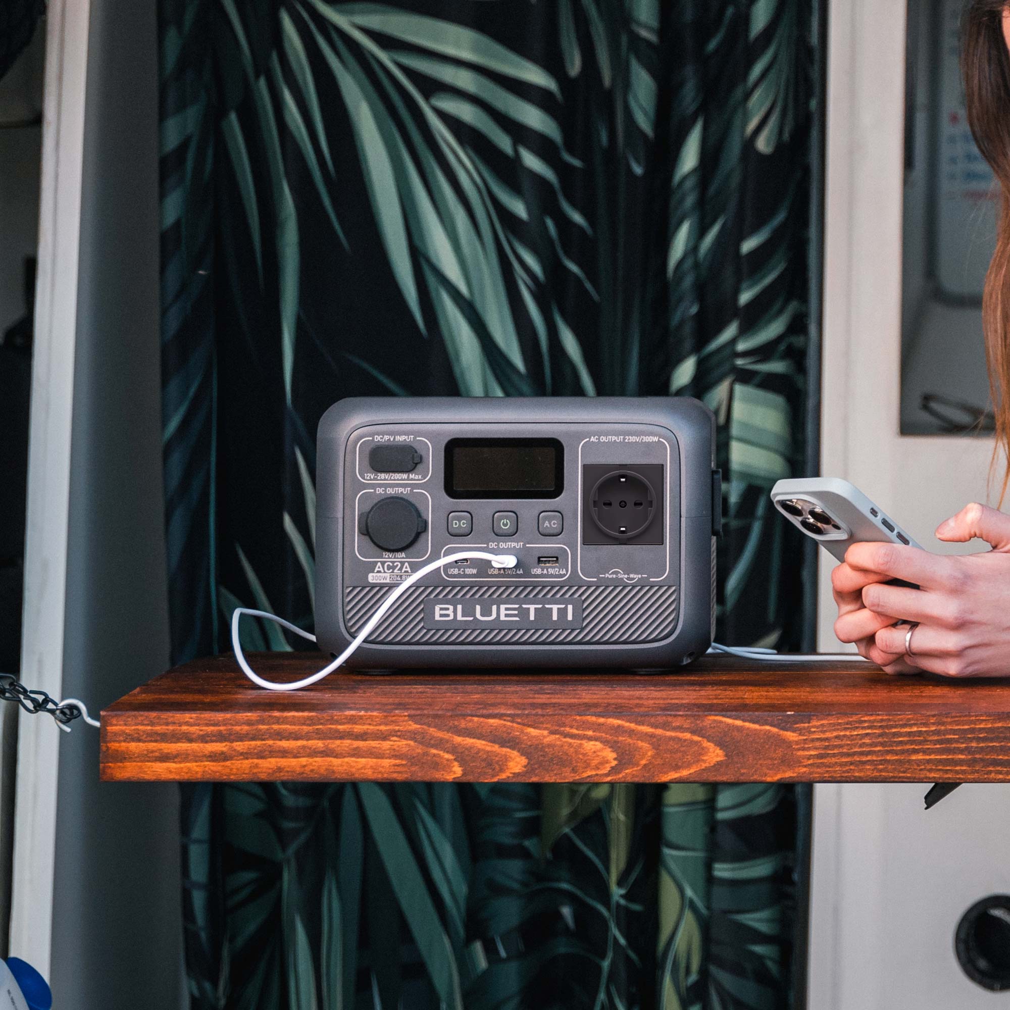 BLUETTI AC2A Station électrique portable | 300 W / 204,8 Wh - Vanlife - Store